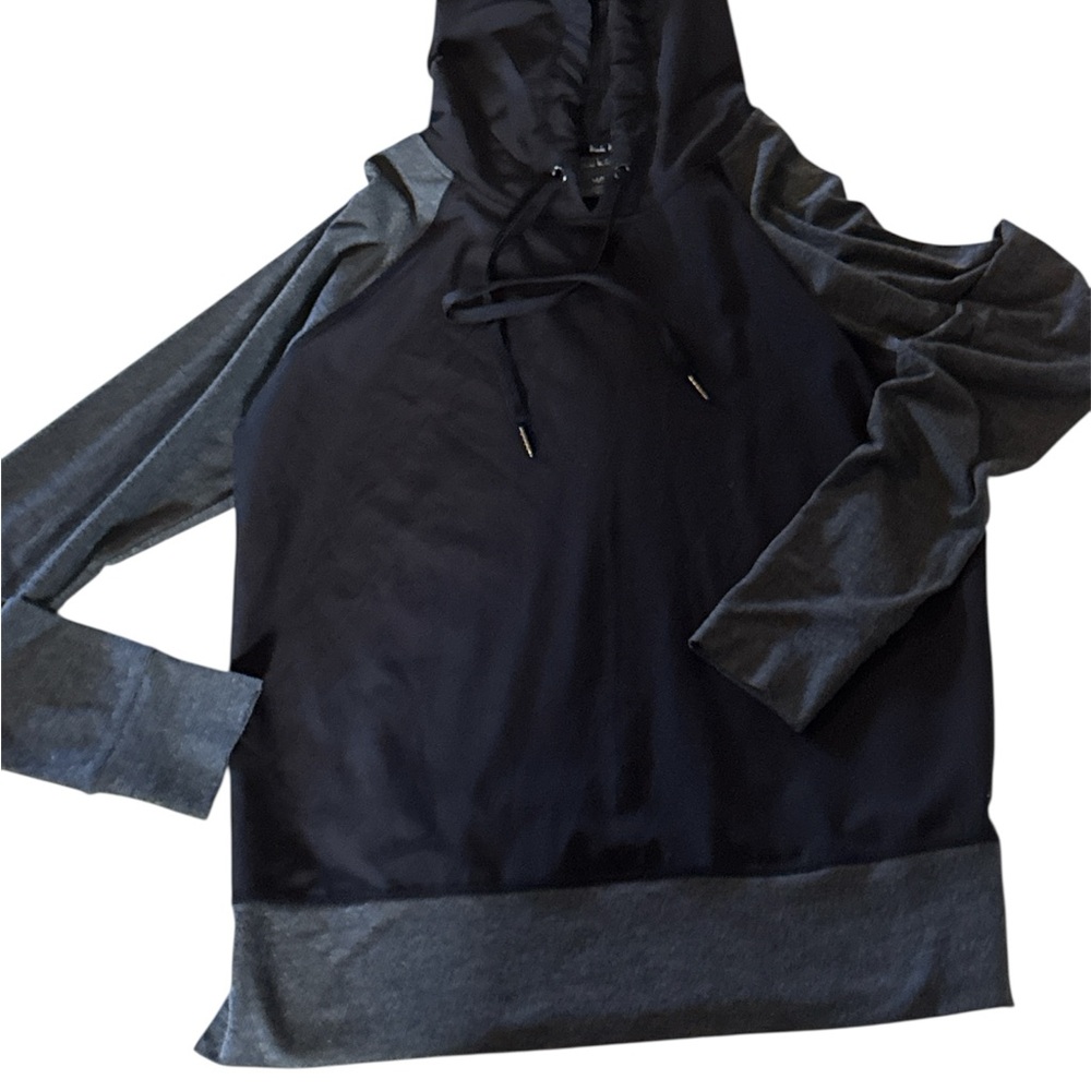 Nicole Miller New York Active size medium Black and Gray Hoodie